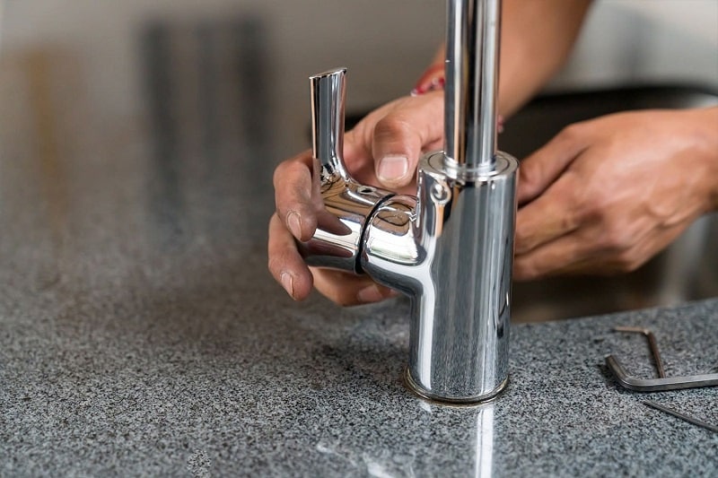 Guide pratique comment bien fermer un pour éviter les fuites ?